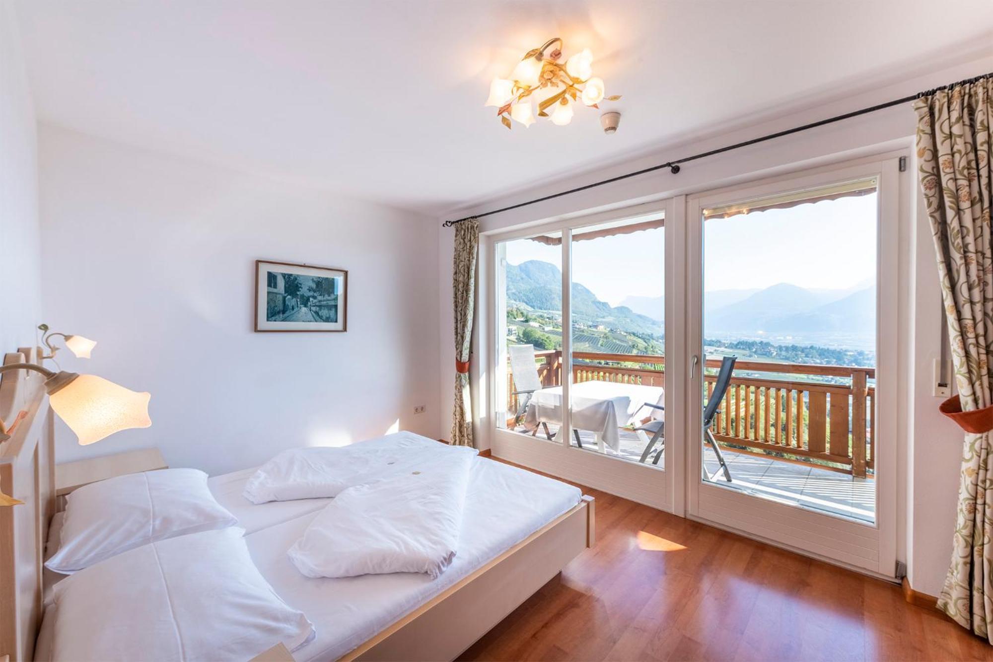Appartement Tschivon เชนนา ภายนอก รูปภาพ