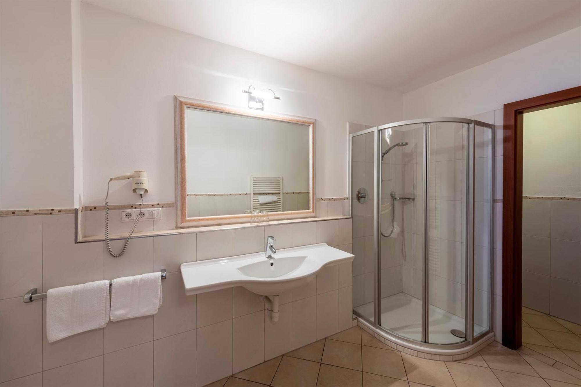 Appartement Tschivon เชนนา ภายนอก รูปภาพ
