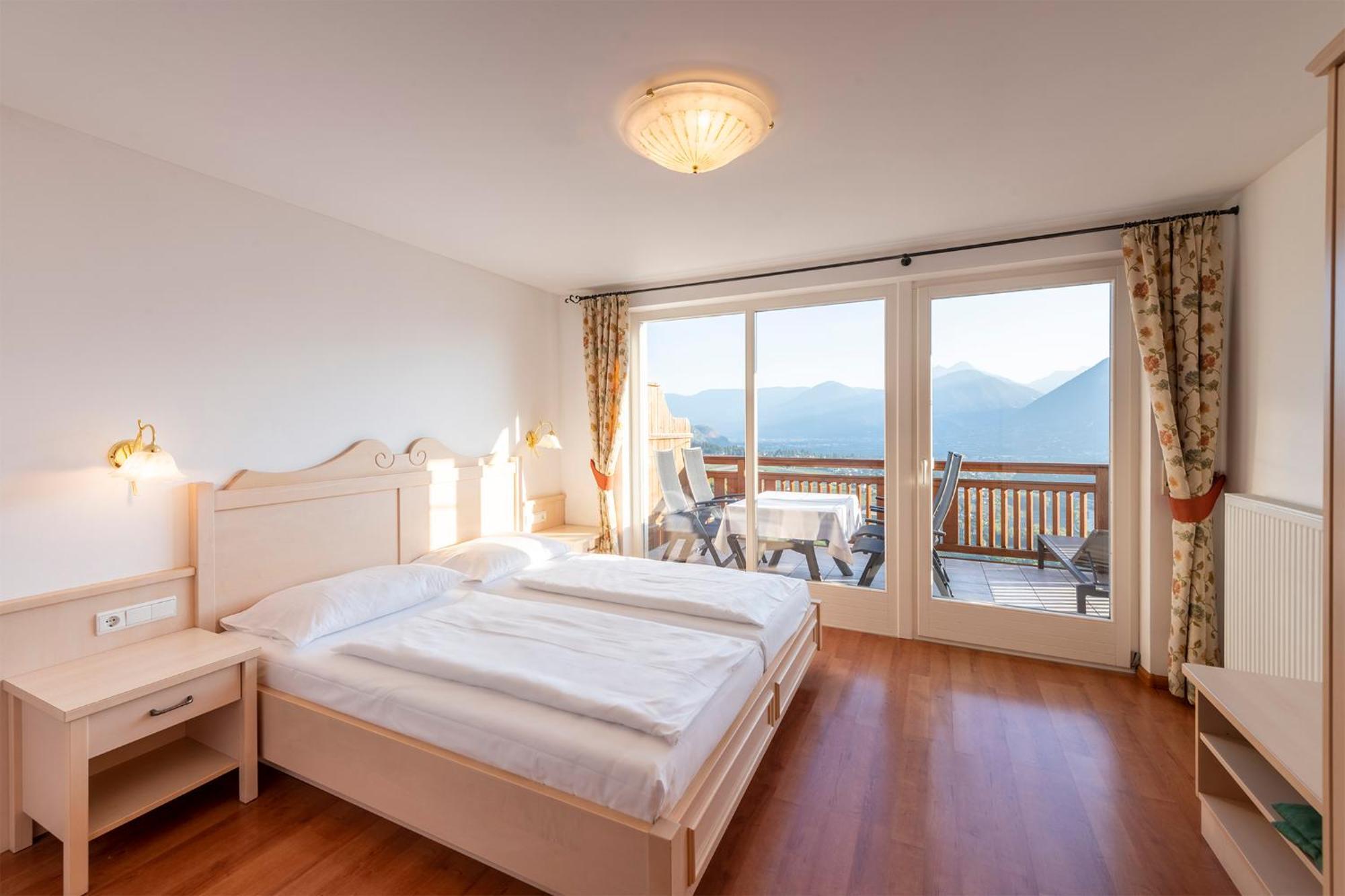 Appartement Tschivon เชนนา ภายนอก รูปภาพ