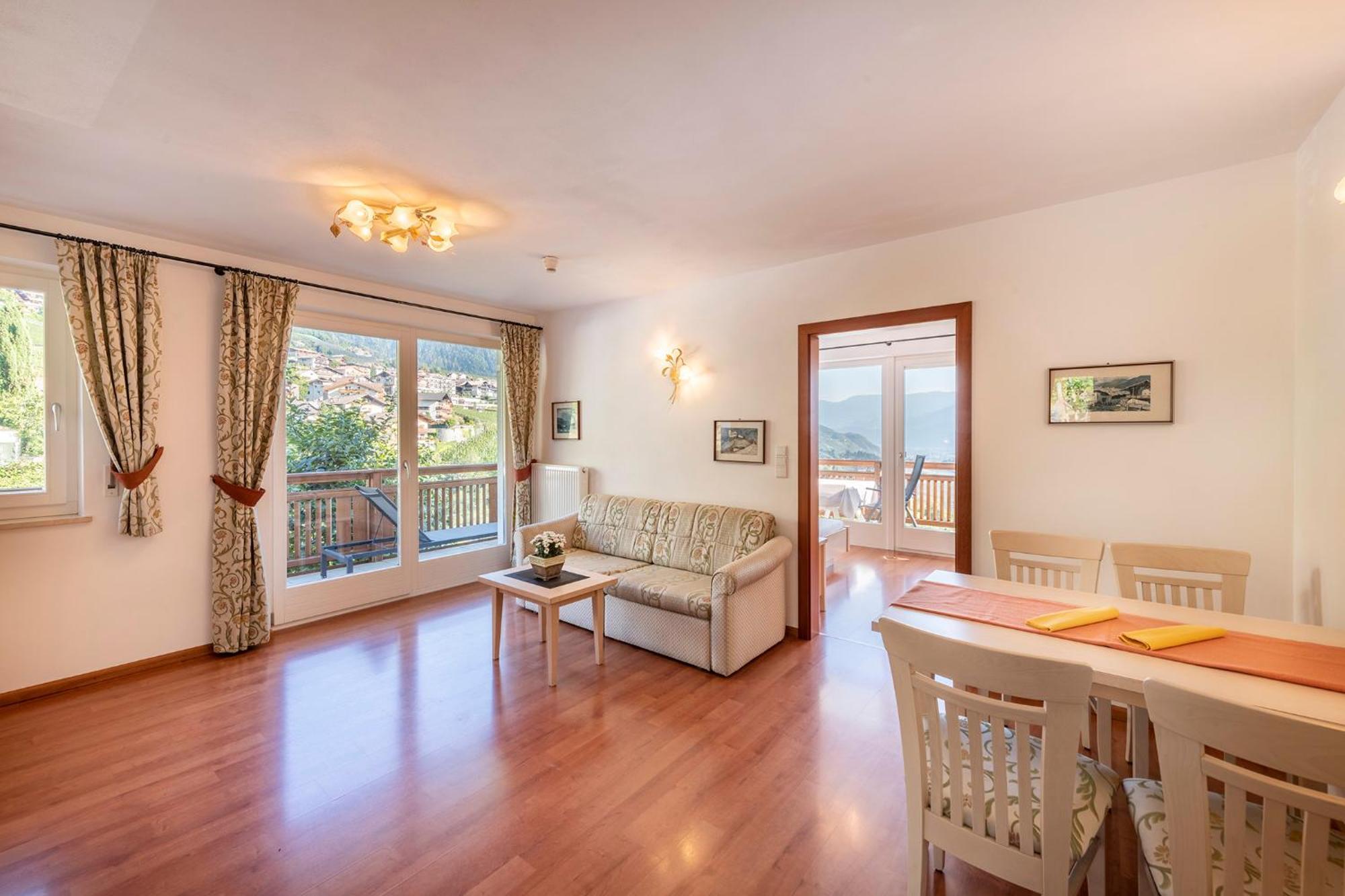 Appartement Tschivon เชนนา ภายนอก รูปภาพ