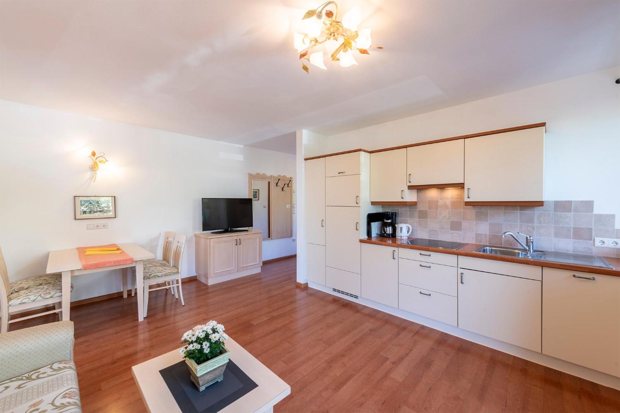 Appartement Tschivon เชนนา ภายนอก รูปภาพ