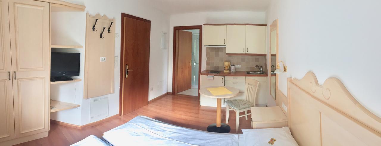 Appartement Tschivon เชนนา ภายนอก รูปภาพ